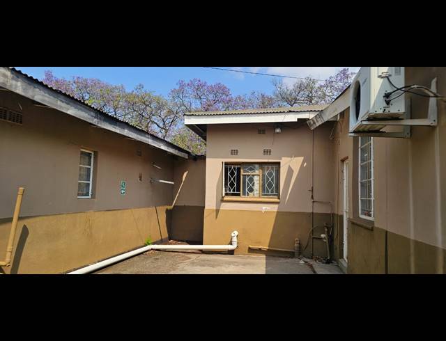 934M² BUSINESS FOR SALE IN RUSTENBURG CENTRAL